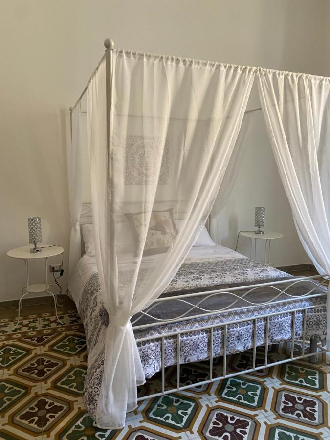 La Casa Di Nonna Titina Lecce Exterior foto