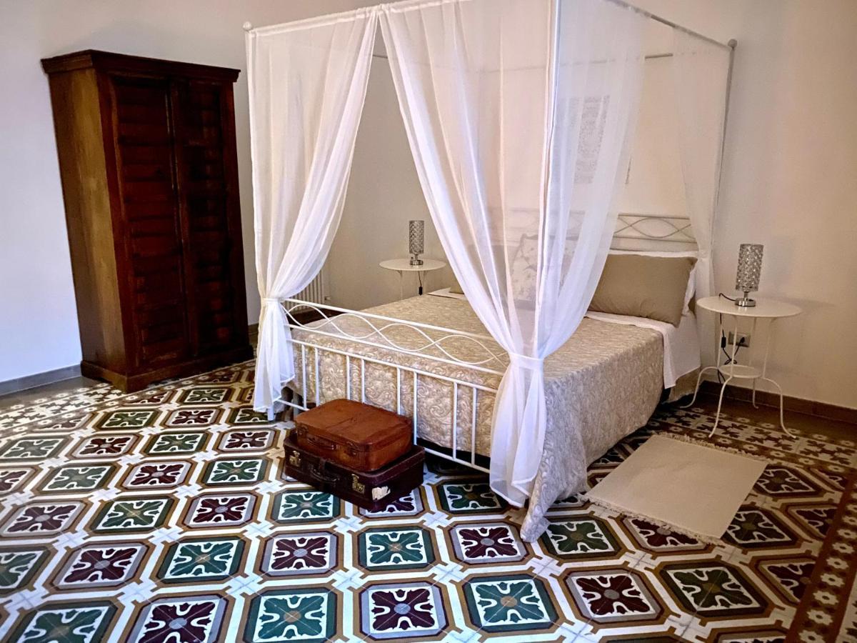 La Casa Di Nonna Titina Lecce Exterior foto