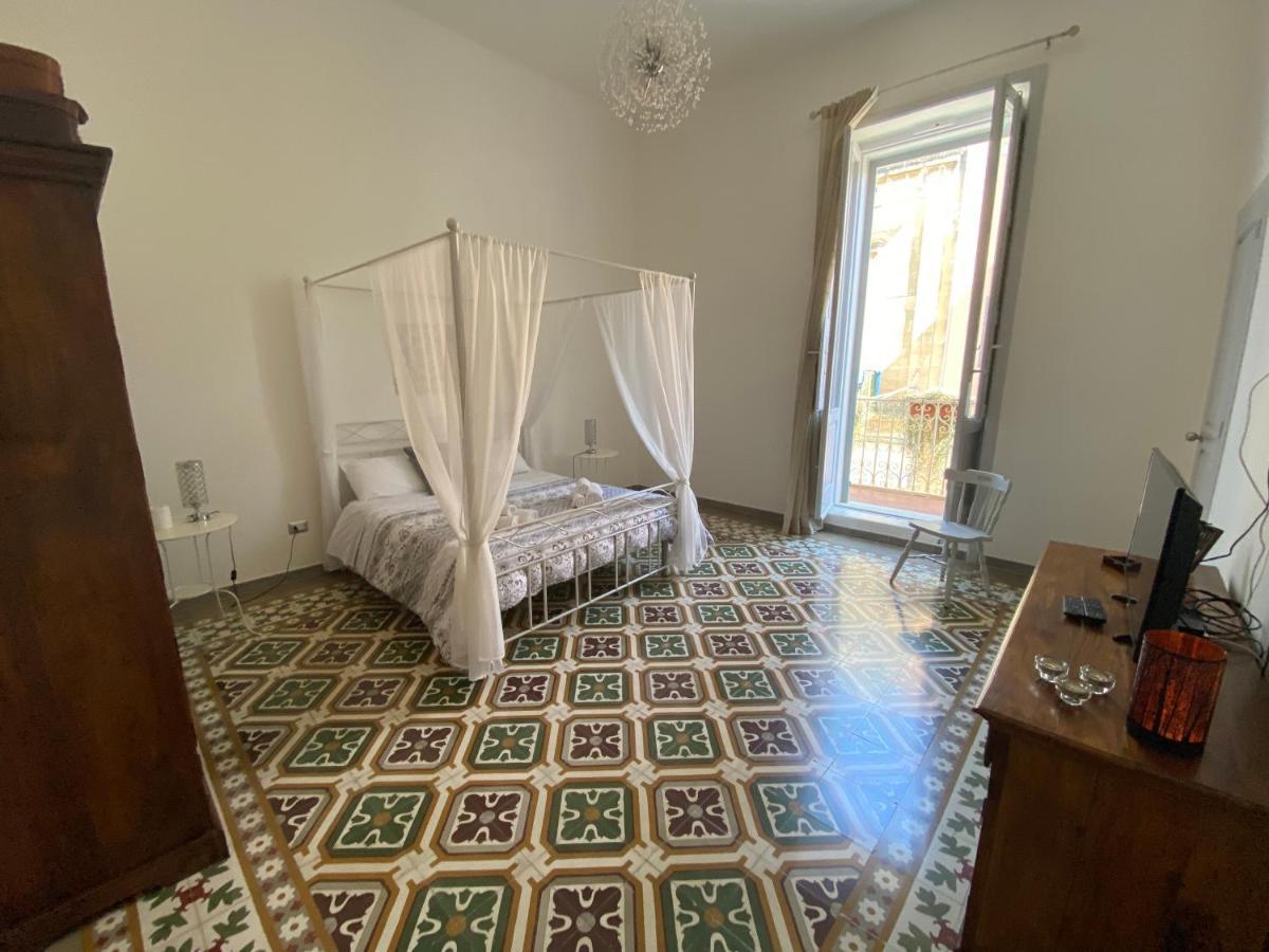 La Casa Di Nonna Titina Lecce Exterior foto